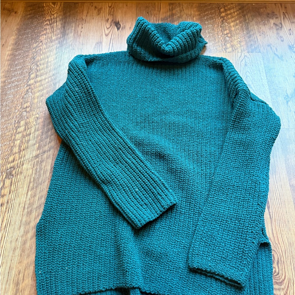 Abercrombie & Fitch Deep Green Turtleneck Sweater